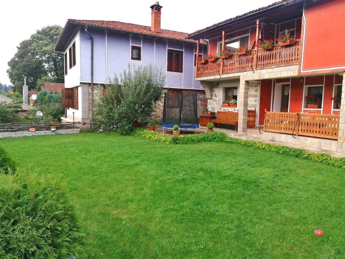 Hotel Радкината Къща à Koprivchtitsa Extérieur photo