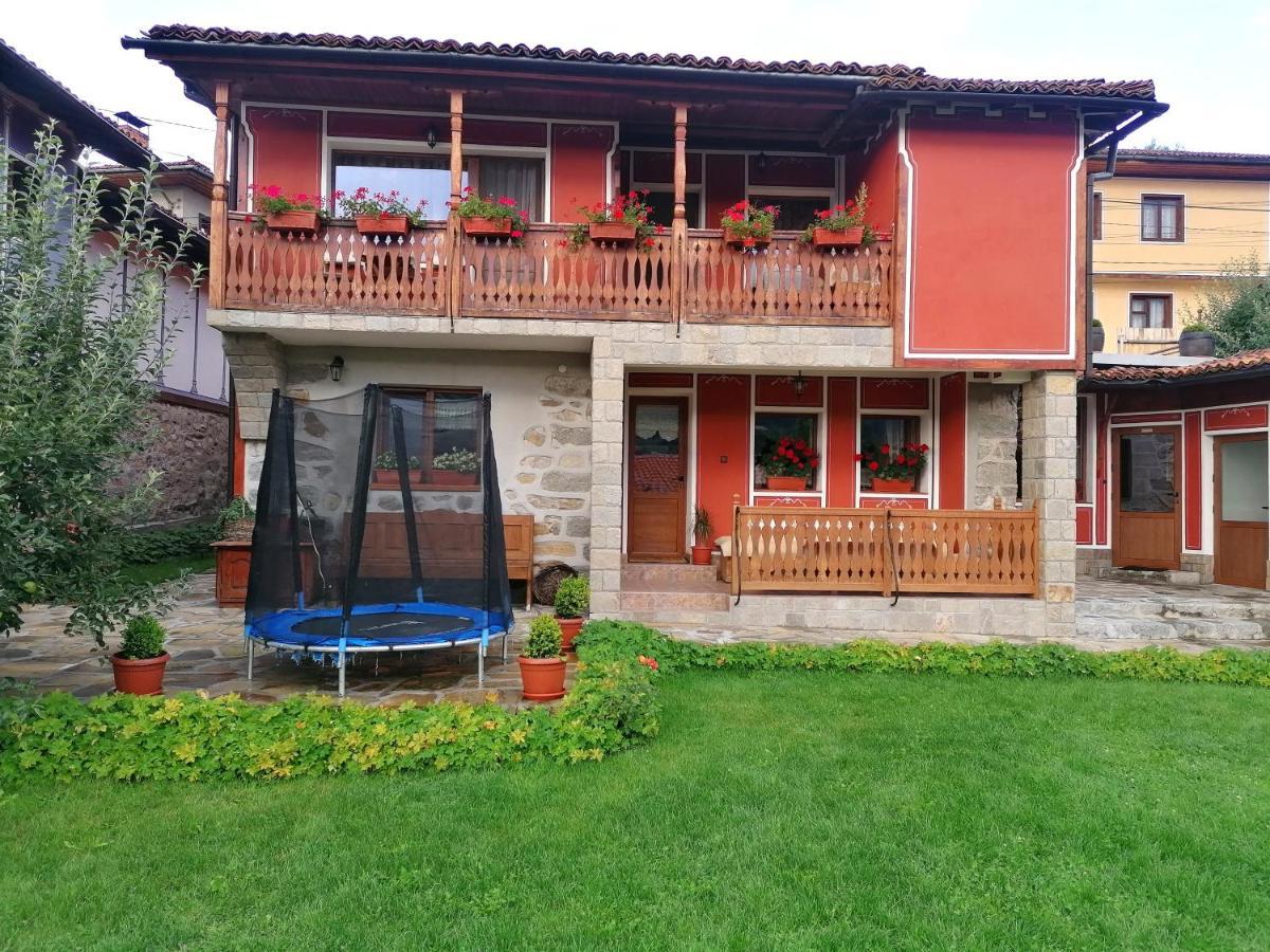 Hotel Радкината Къща à Koprivchtitsa Extérieur photo