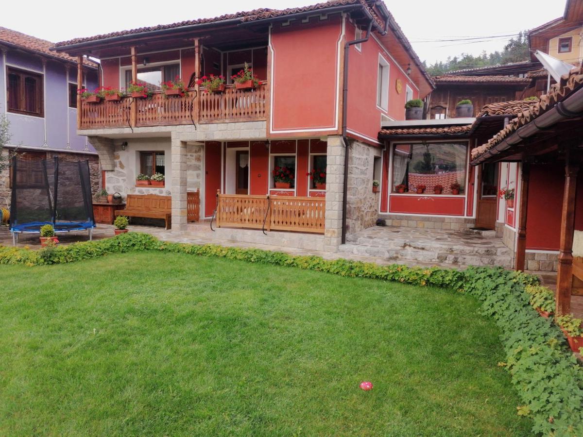 Hotel Радкината Къща à Koprivchtitsa Extérieur photo