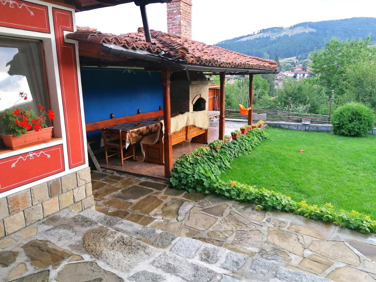 Hotel Радкината Къща à Koprivchtitsa Extérieur photo