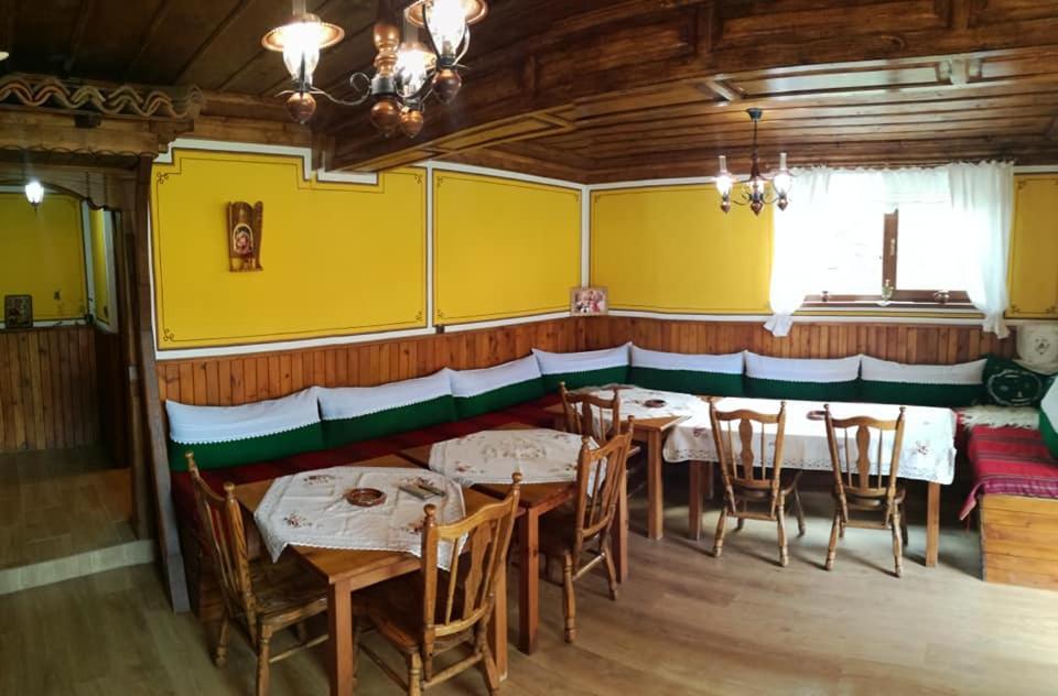 Hotel Радкината Къща à Koprivchtitsa Extérieur photo
