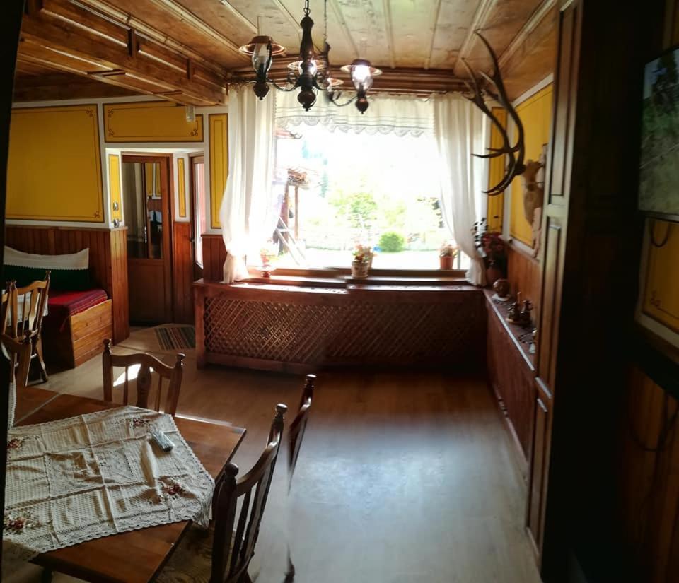 Hotel Радкината Къща à Koprivchtitsa Extérieur photo