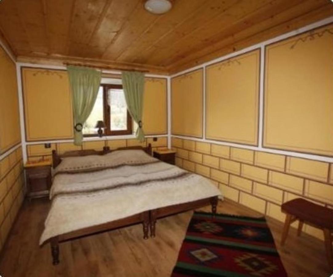 Hotel Радкината Къща à Koprivchtitsa Extérieur photo