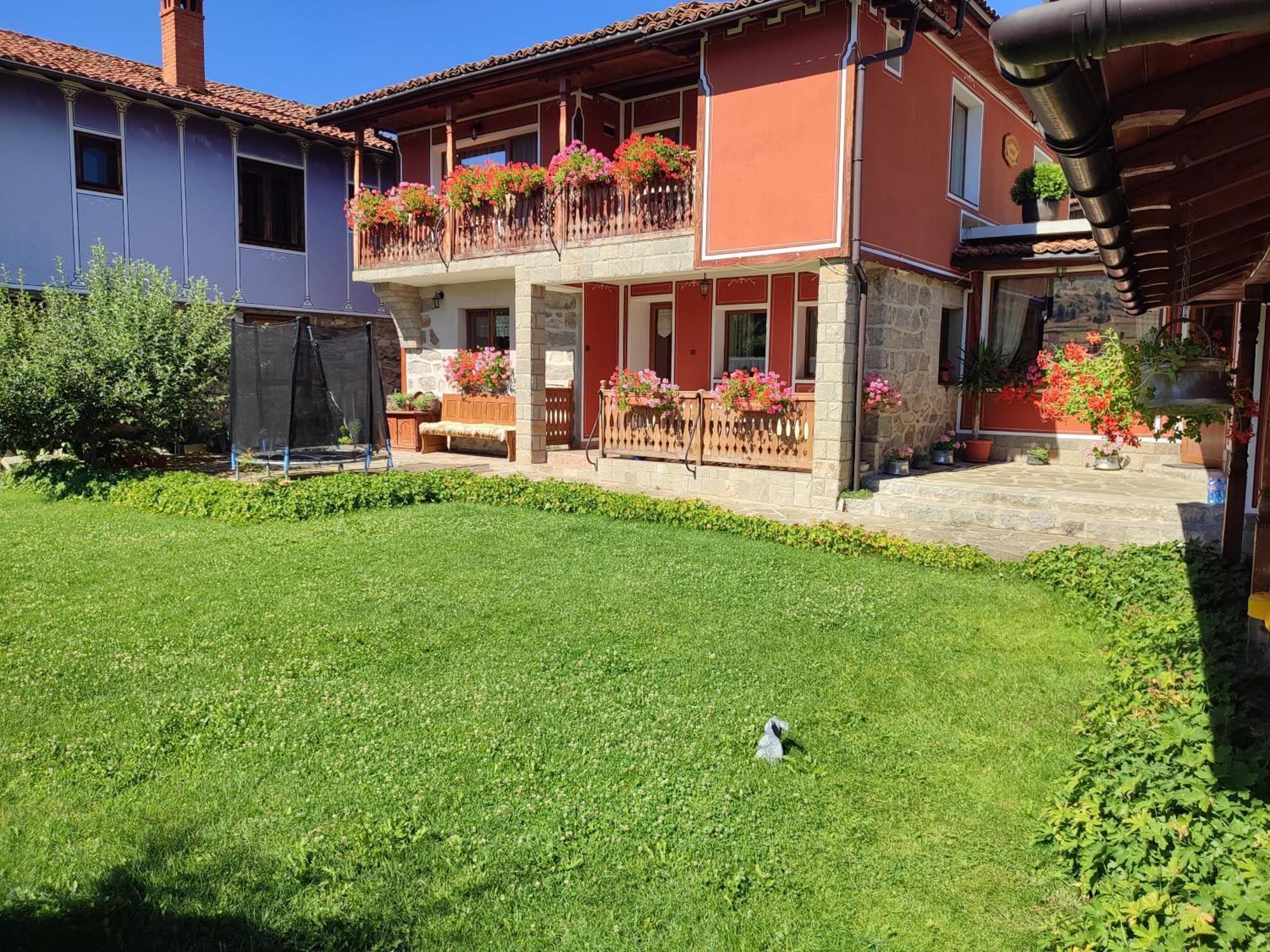 Hotel Радкината Къща à Koprivchtitsa Extérieur photo