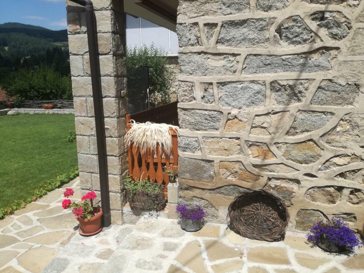 Hotel Радкината Къща à Koprivchtitsa Extérieur photo