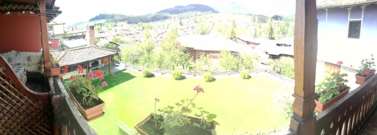 Hotel Радкината Къща à Koprivchtitsa Extérieur photo