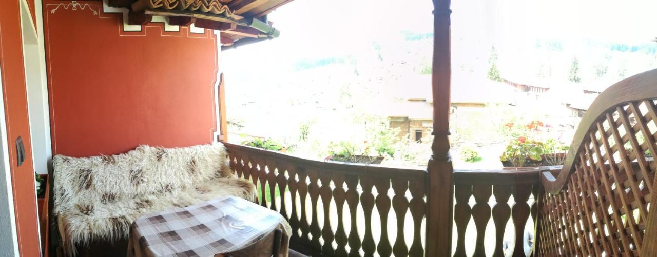 Hotel Радкината Къща à Koprivchtitsa Extérieur photo