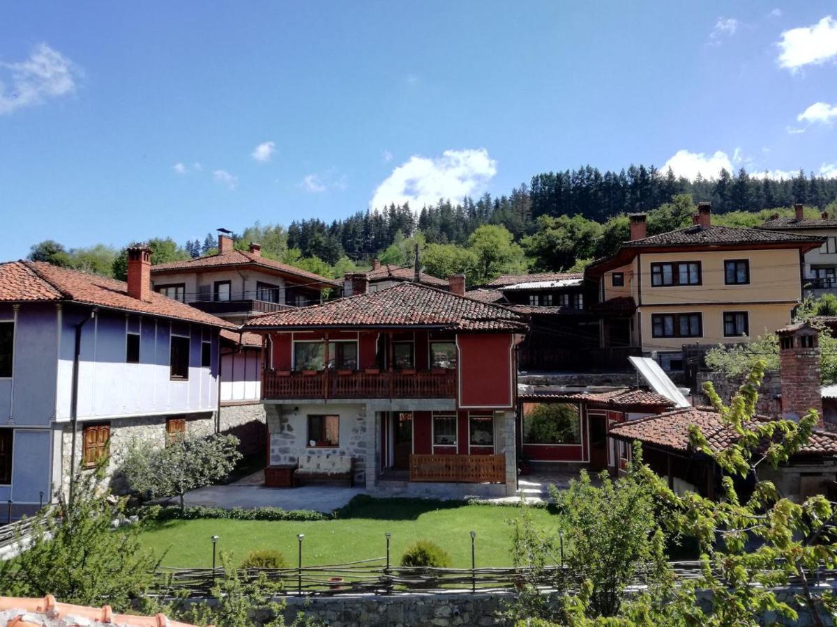 Hotel Радкината Къща à Koprivchtitsa Extérieur photo