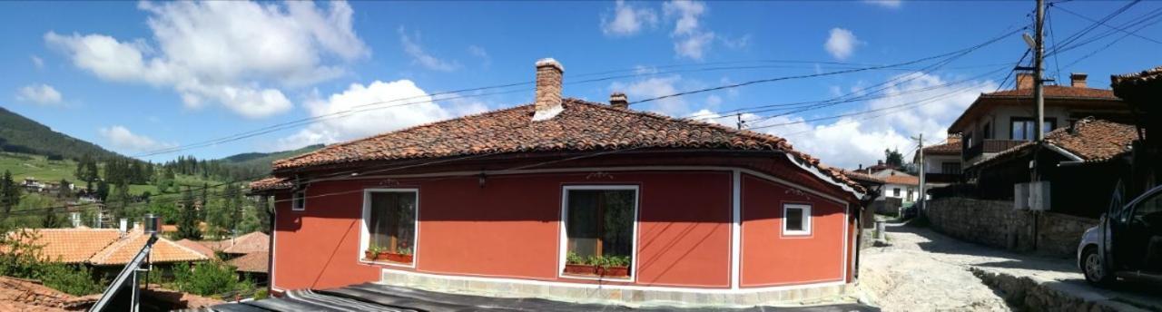 Hotel Радкината Къща à Koprivchtitsa Extérieur photo