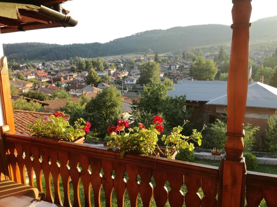 Hotel Радкината Къща à Koprivchtitsa Extérieur photo